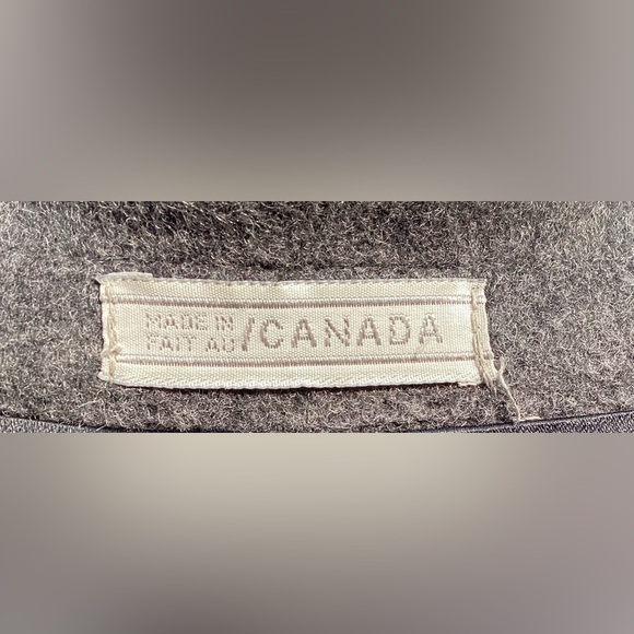 Men’s H Leishman lined virgin wool grey trench coat. 
42R in pristine condition - Picture 9 of 11